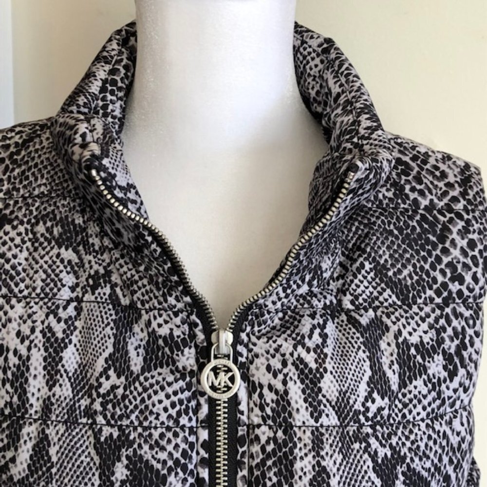 MICHAEL KORS Puffer Vest Black Gray White Snakeskin Print Medium - Picture 8 of 17